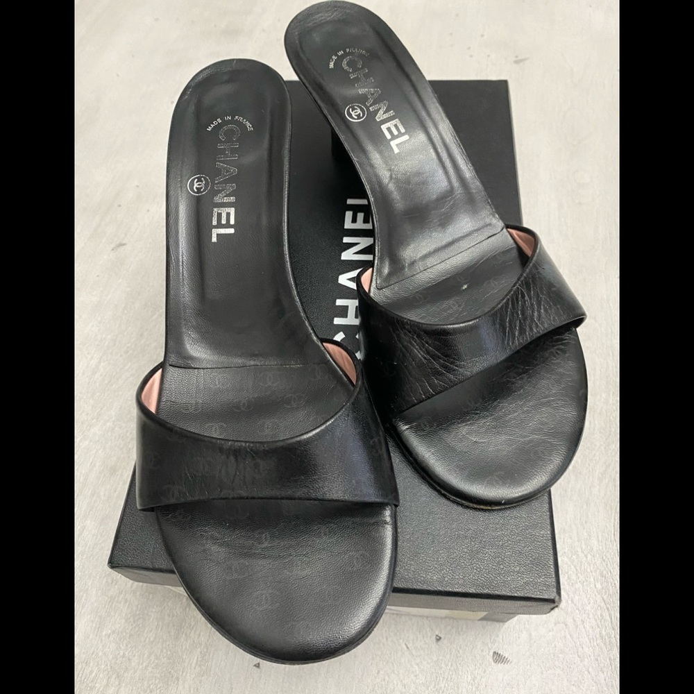 Authentic Chanel Kitten heels